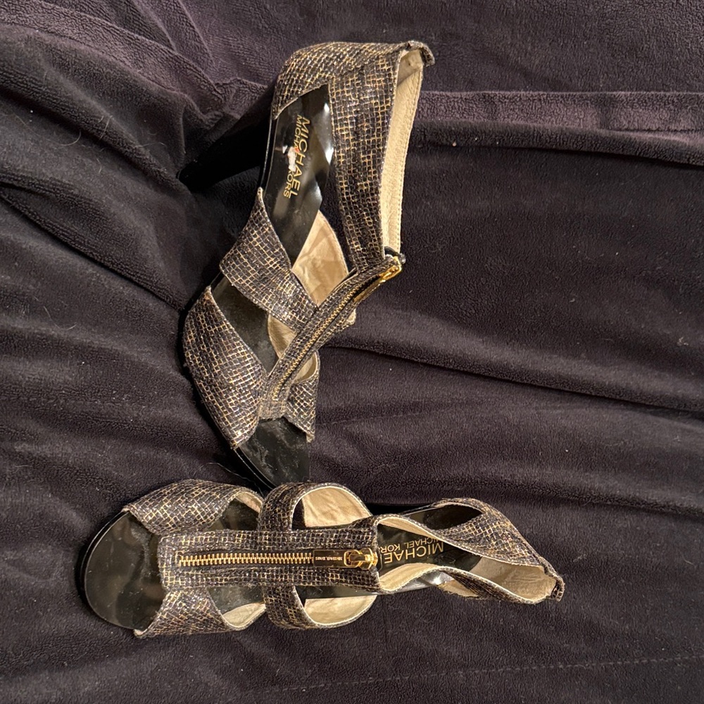 Michael Kors Textured Black and Gold Sandals never worn